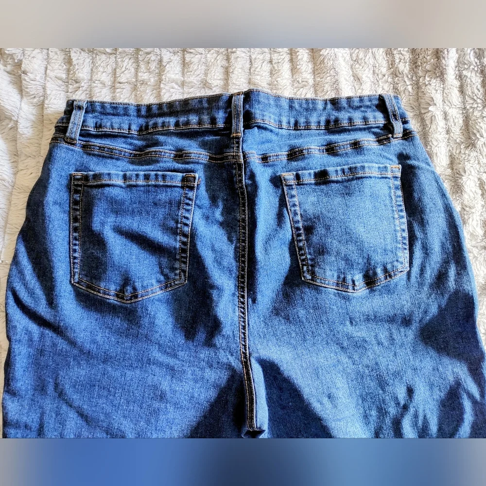 ~~Style & Co. 👖Bootcut~~ - Picture 2 of 5